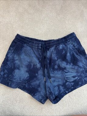 Athleta Women's Navy Tie-Dye Athletic Shorts
